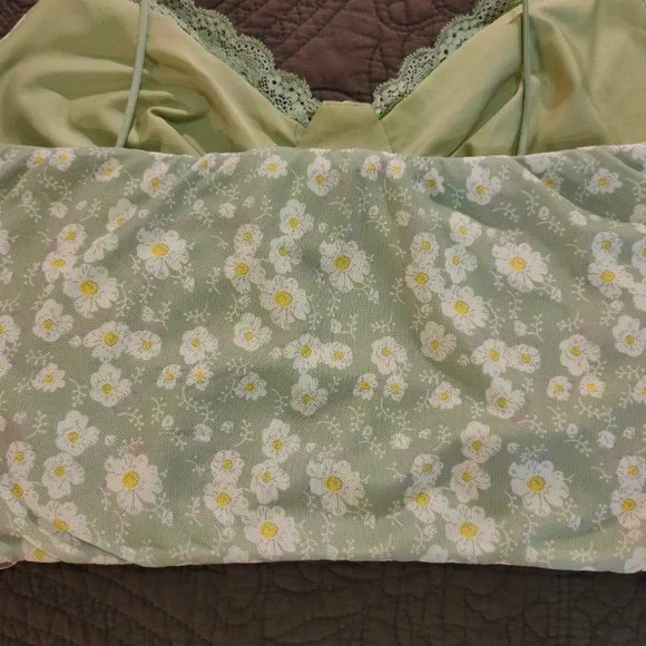 Green floral crop top - Picture 2 of 11